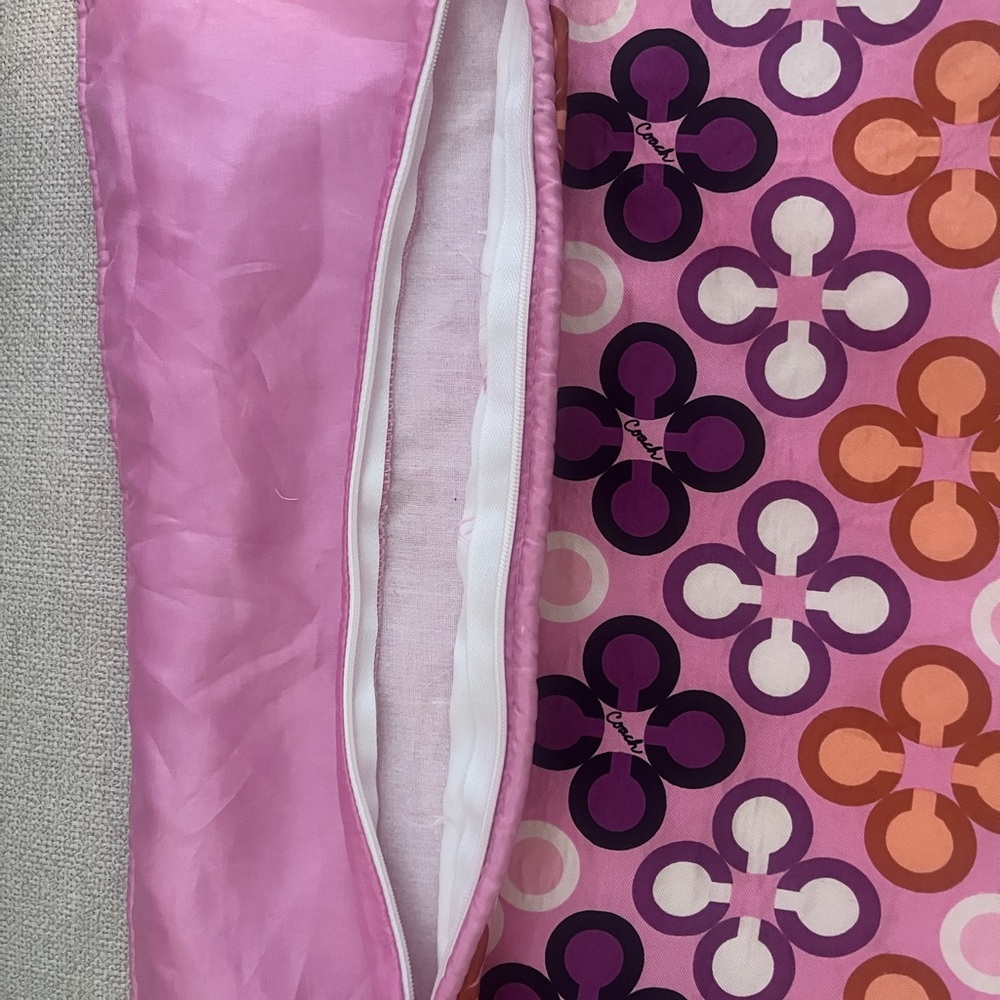Unique and rare coach signature C logo pattern pillow case. (2)